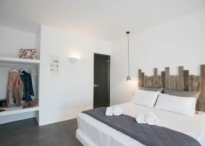 Merchia Bay Villas *